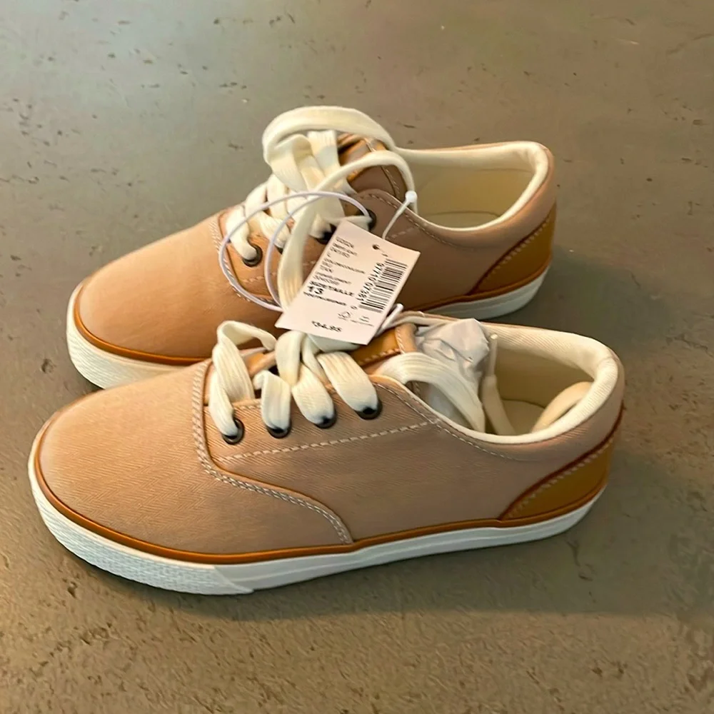 Never worn dressy sneaker - Picture 1 of 2